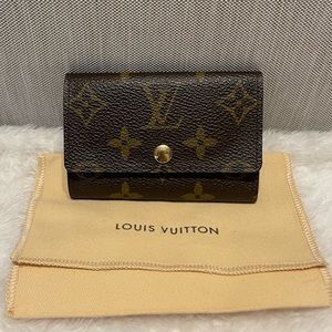 SOLD Louis Vuitton Key Holder